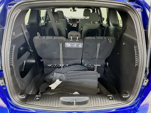 Used 2020 Chrysler Pacifica Touring w/ S Appearance Package FWD image 25