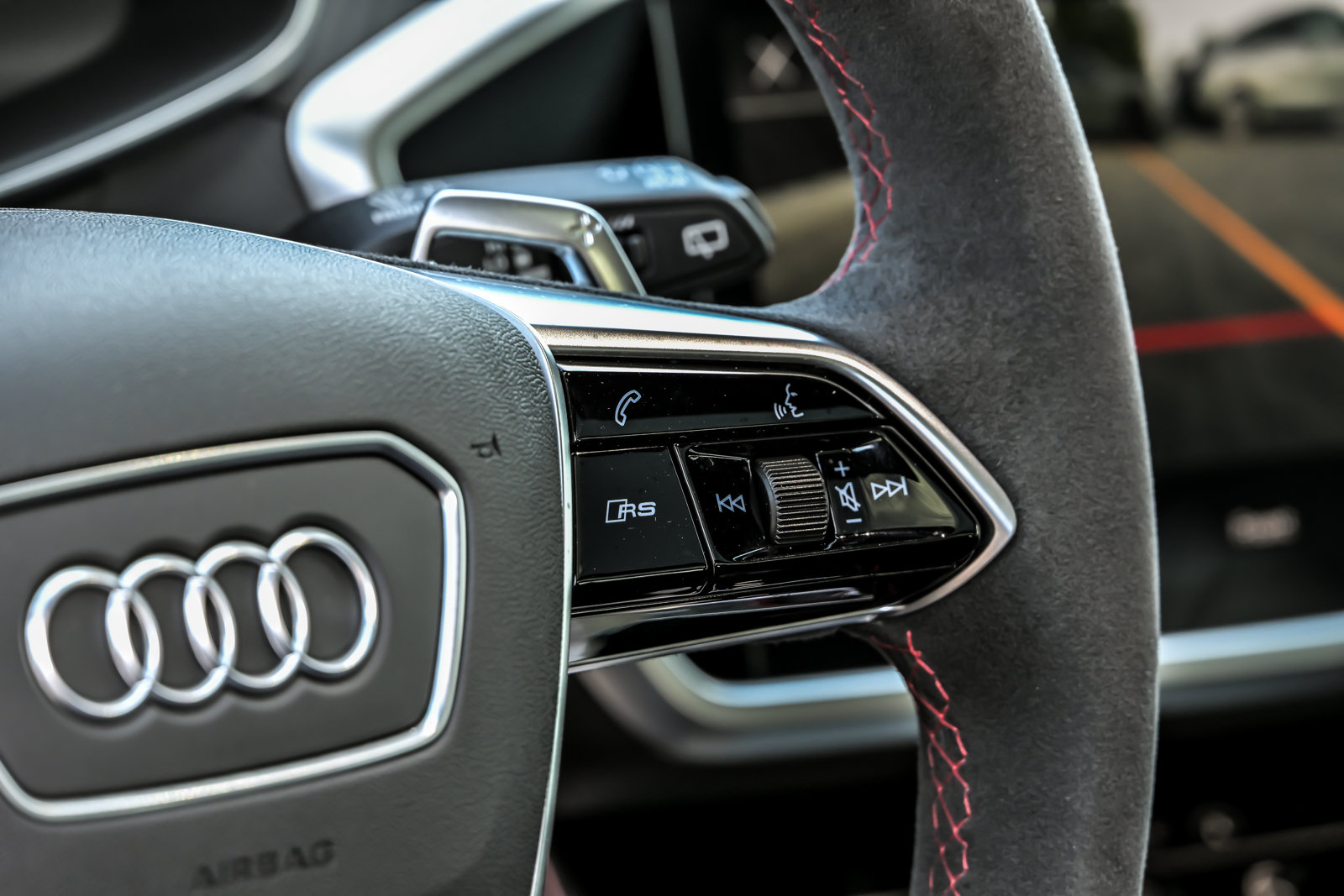 Used 2022 Audi RS 6 AWD/4WD image 38