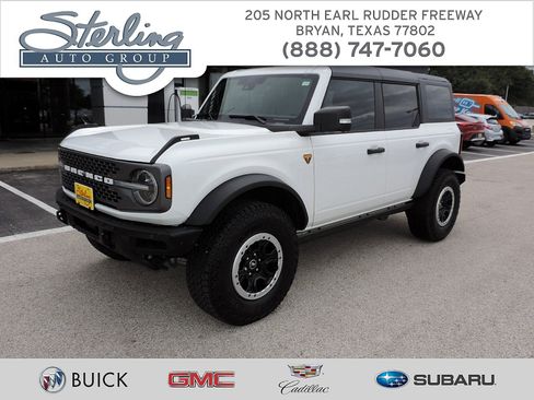 Used 2025 Ford Bronco Badlands AWD/4WD image 1