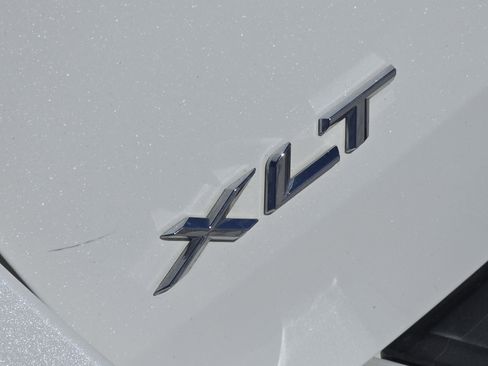 Used 2022 Ford Explorer XLT w/ Equipment Group 202A image 11