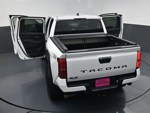 Used 2024 Toyota Tacoma TRD Off-Road AWD/4WD image 20