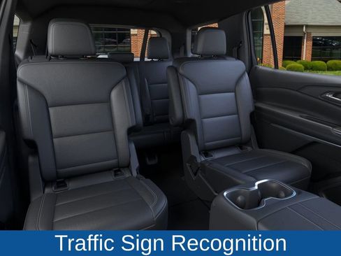 New 2026 Chevrolet Traverse LT image 17