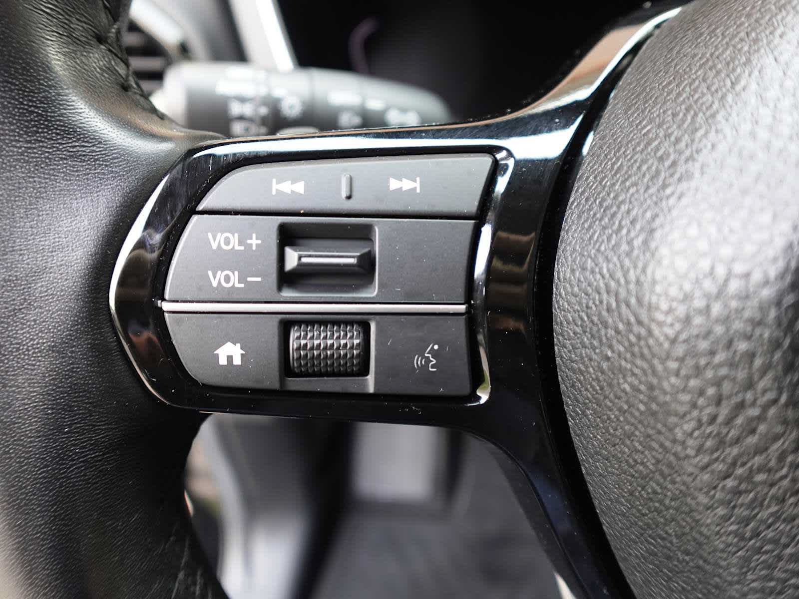 Certified 2024 Honda Pilot Touring image 17
