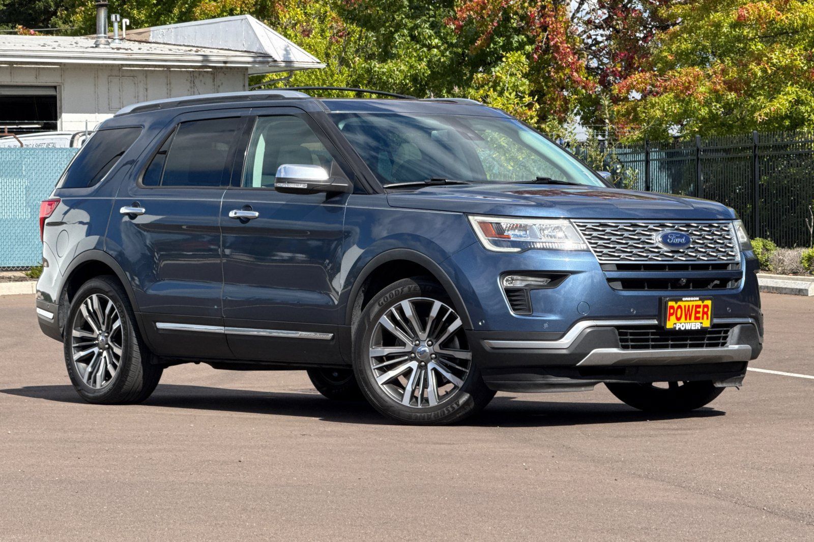Used 2018 Ford Explorer Platinum AWD/4WD image 2