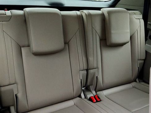 Used 2018 Volkswagen Atlas SEL FWD image 24