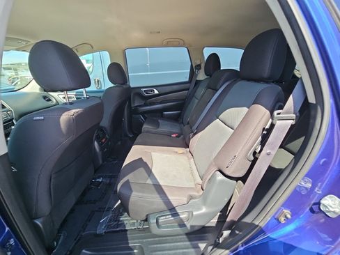 Used 2020 Nissan Pathfinder S image 10