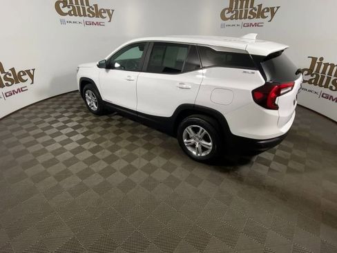Used 2023 GMC Terrain SLE AWD/4WD image 6