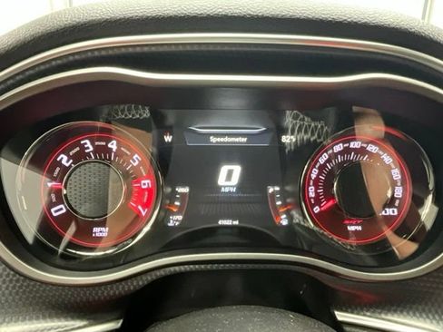 Used 2016 Dodge Challenger SRT Hellcat RWD image 10