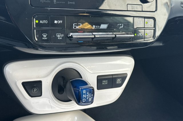 Used 2018 Toyota Prius Three FWD image 22
