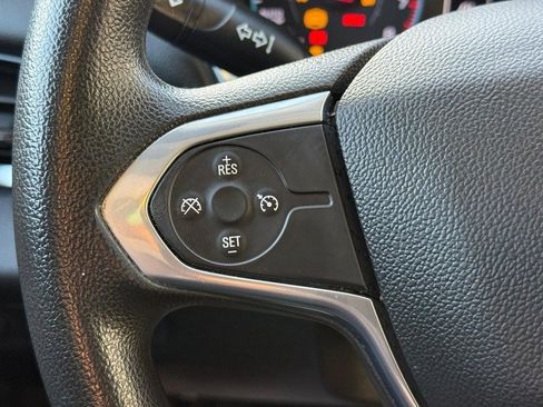 Used 2021 Chevrolet Traverse LS image 20