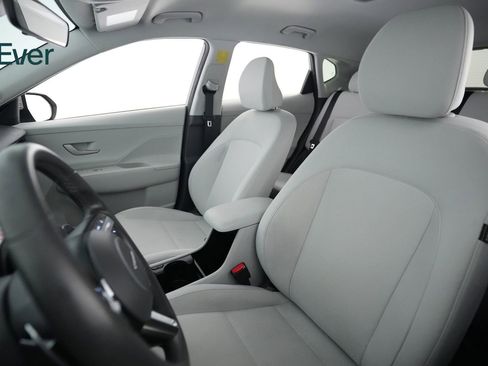 Used 2024 Hyundai Kona SEL FWD image 4
