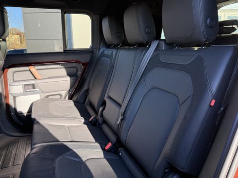 Certified 2024 Land Rover Defender 130 X-Dynamic SE image 15
