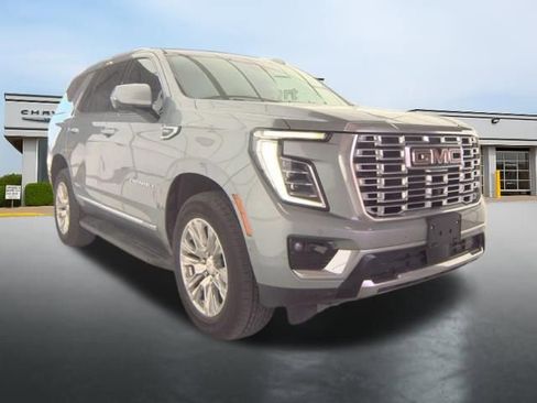 Used 2025 GMC Yukon Denali AWD/4WD image 2