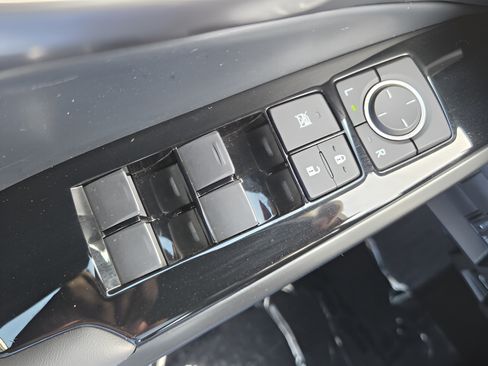 Used 2025 Lexus IS 350 F Sport w/ Accessory Package RWD image 28