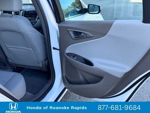 Used 2024 Chevrolet Malibu LT image 27