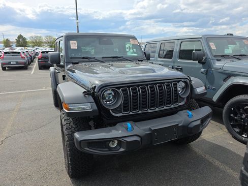 Used 2025 Jeep Wrangler Unlimited Rubicon 4xe w/ Convenience Group AWD/4WD image 10