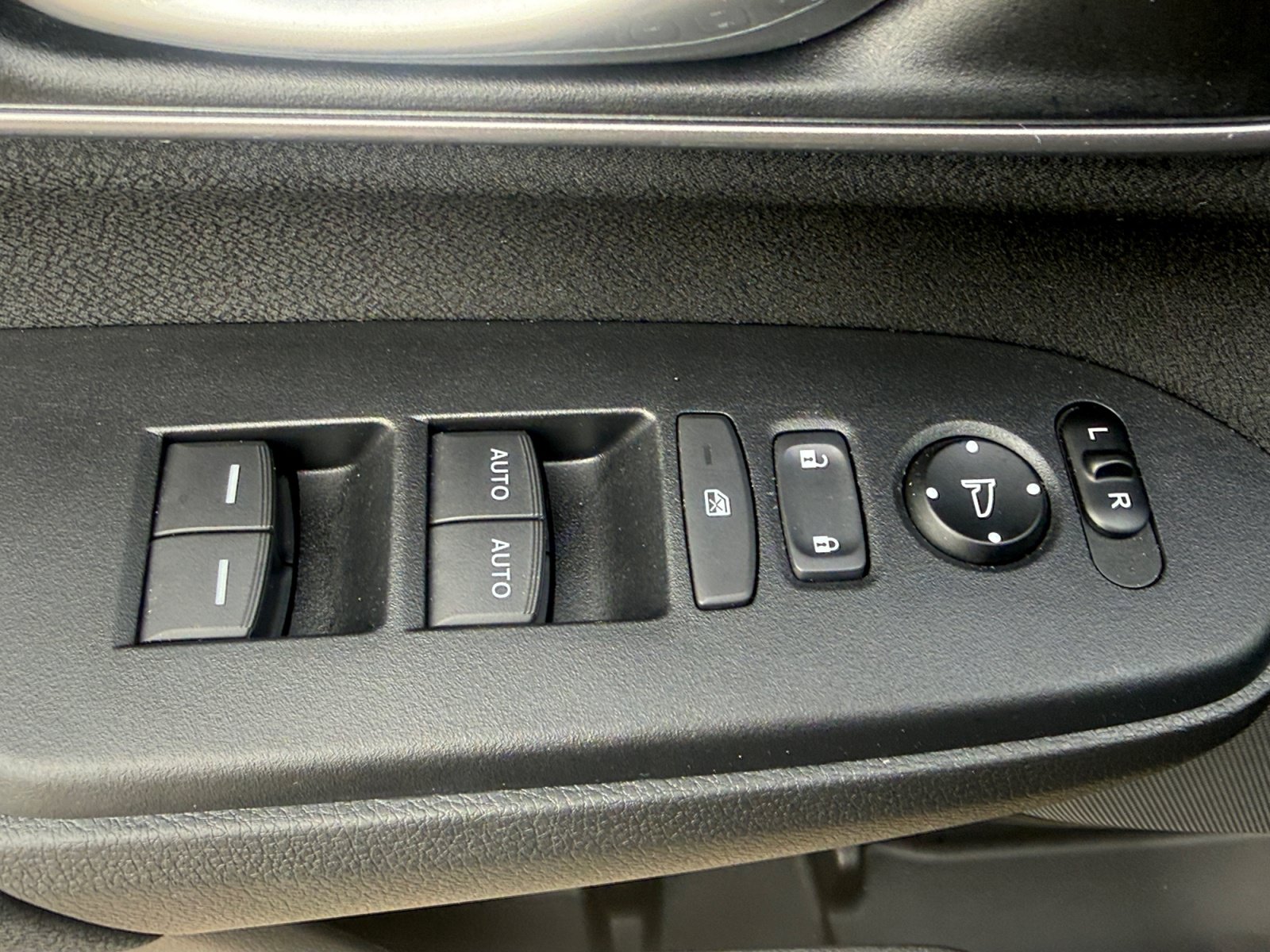 Used 2019 Honda CR-V EX image 17