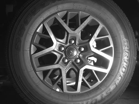 Used 2025 Jeep Wrangler Sahara image 12