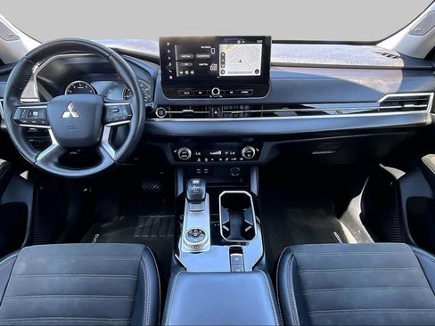 Used 2025 Mitsubishi Outlander SE AWD/4WD image 15