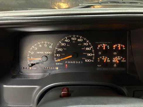 Used 1998 Chevrolet Silverado 2500 2WD Extended Cab w/ Preferred Equipment Group 2 image 11