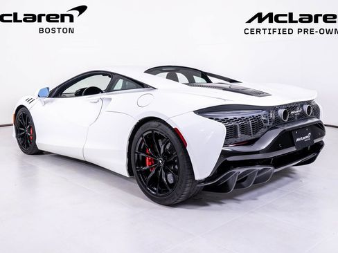 Used 2023 McLaren Artura RWD image 3