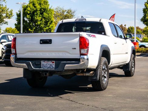 Used 2017 Toyota Tacoma TRD Off-Road w/ Tow Package AWD/4WD image 6