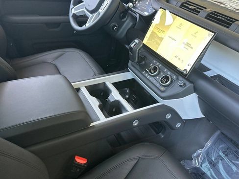 New 2026 Land Rover Defender 110 X-Dynamic SE AWD/4WD image 26