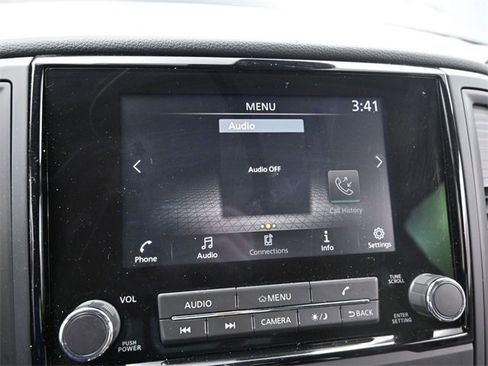 Used 2024 Nissan Titan SV w/ SV Utility Package image 21