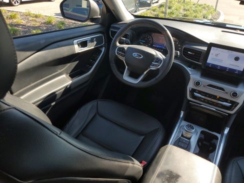 Used 2020 Ford Explorer XLT w/ Equipment Group 202A image 20