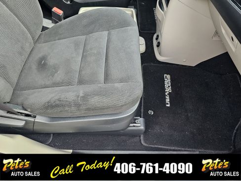Used 2016 Dodge Grand Caravan SE image 17