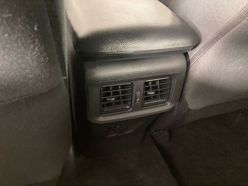 Used 2019 Toyota RAV4 LE w/ Carpet Mat Package image 16