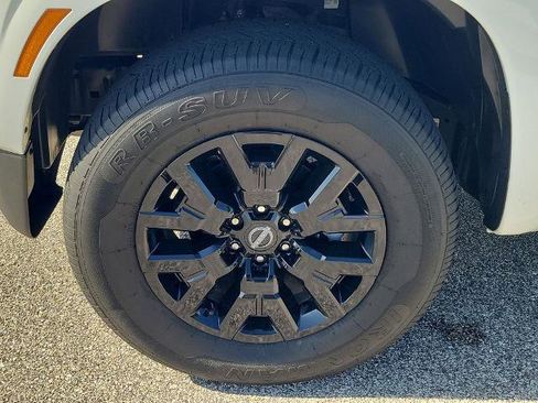 Certified 2023 Nissan Frontier SV AWD/4WD image 12