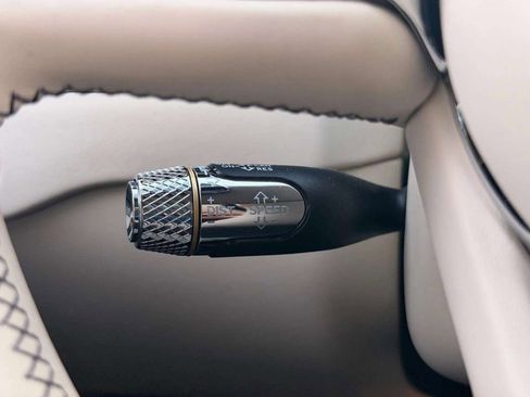 Certified 2024 Bentley Flying Spur V8 image 50