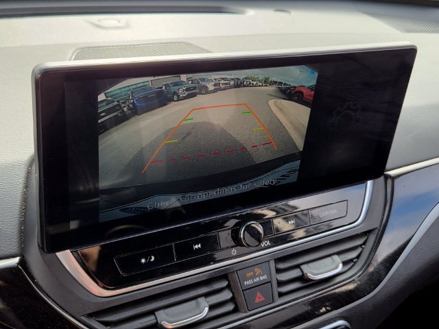 Used 2024 Nissan Altima 2.5 SR w/ SR Premium Package FWD image 18