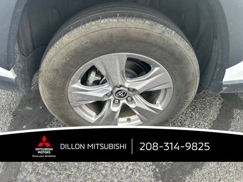 Used 2025 Toyota RAV4 XLE AWD/4WD image 19