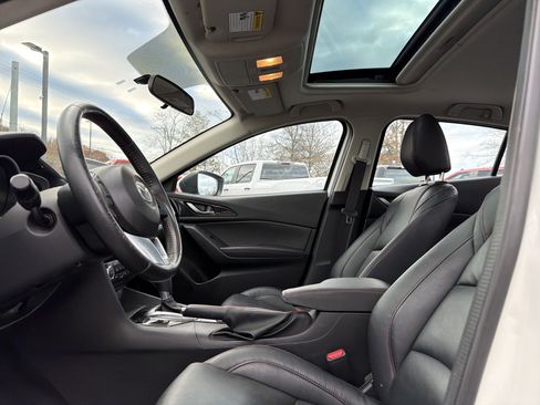Used 2015 MAZDA MAZDA3 i Grand Touring image 12
