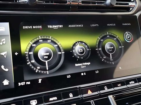 Used 2026 Aston Martin V8 Vantage Convertible RWD image 14