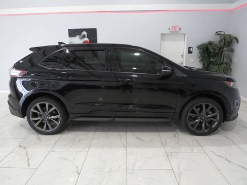 Used 2018 Ford Edge Sport w/ Equipment Group 401A AWD/4WD image 3