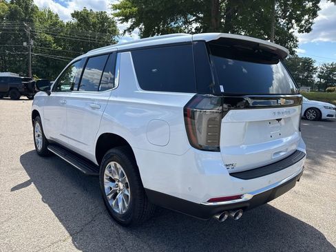 Used 2026 Chevrolet Tahoe Premier AWD/4WD image 2
