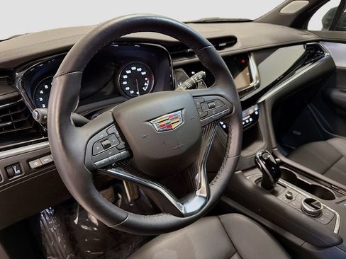 Used 2025 Cadillac XT6 Sport w/ Technology Package AWD/4WD image 23