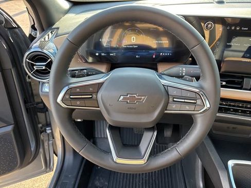 New 2026 Chevrolet Equinox ACTIV w/ Convenience Package III AWD/4WD image 16