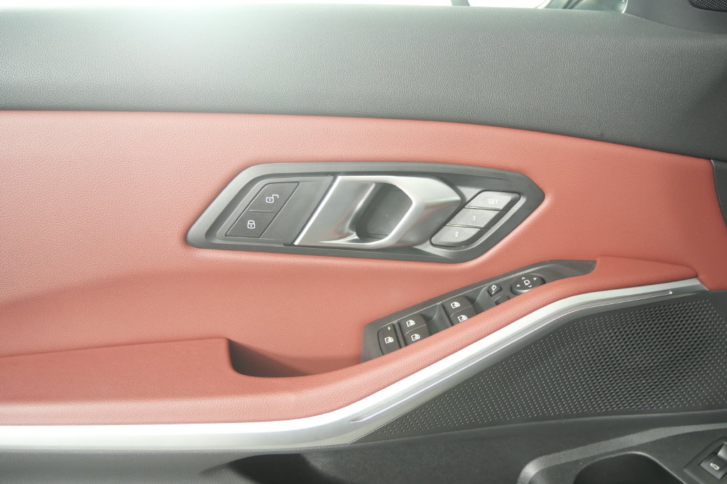 Used 2026 BMW 330i Sedan RWD image 9