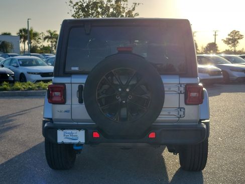 Used 2022 Jeep Wrangler Unlimited Sahara w/ Cold Weather Group image 4