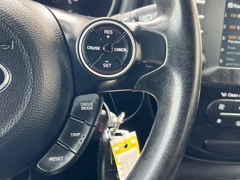 Used 2018 Kia Soul + FWD image 25