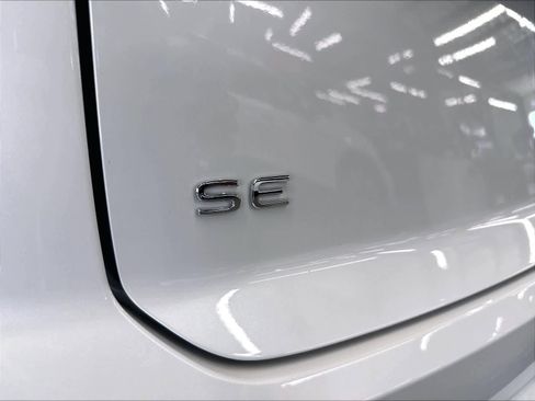 New 2026 Volkswagen Atlas Cross Sport SE AWD/4WD image 9