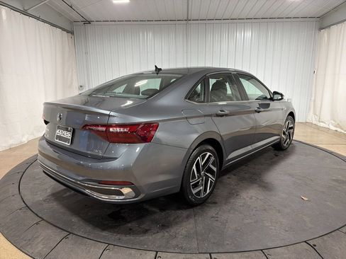 Used 2023 Volkswagen Jetta SEL image 9