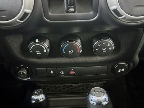 Used 2015 Jeep Wrangler Unlimited Sport image 11