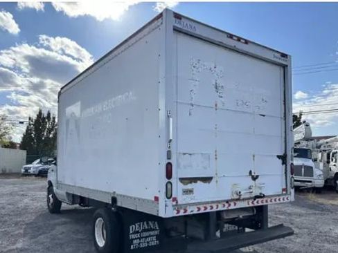 Used 2008 Ford E-350 and Econoline 350 Super Duty image 2