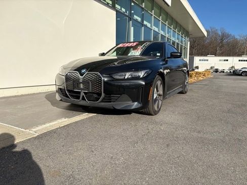 Used 2025 BMW i4 xDrive40i w/ Premium Package image 9