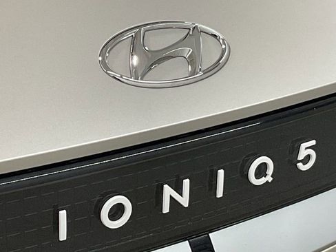 Used 2023 Hyundai Ioniq 5 SEL image 22